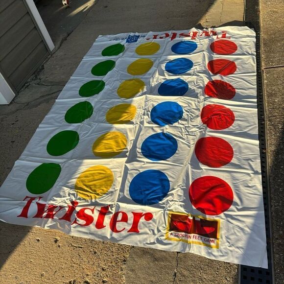 Twister Game Mat And Spinner 1966 - Picture 4 of 9